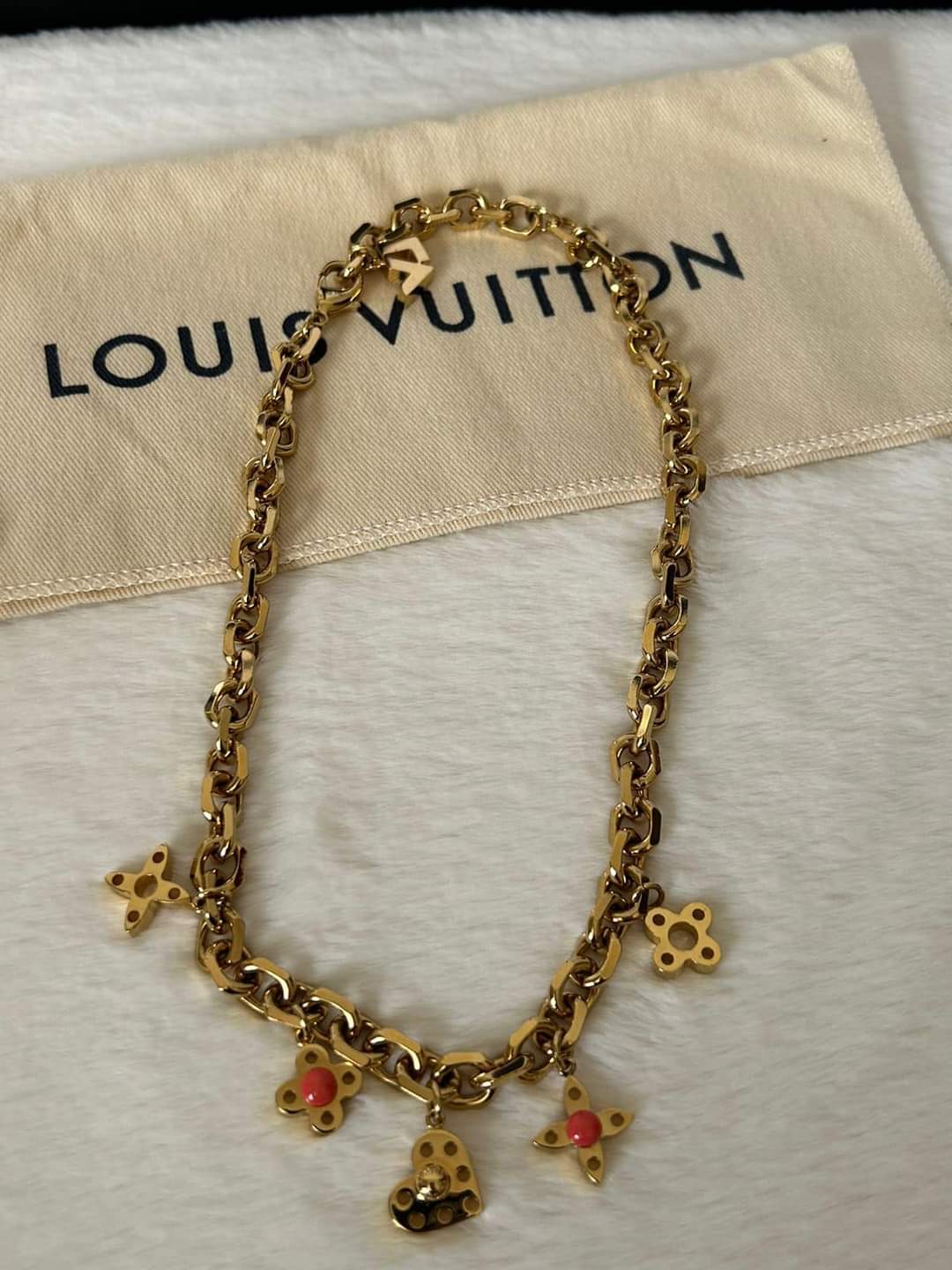 ▪️Louis Vuitton Circle Gold Reversible Belt▪️ – Jane's Preloved Indulgence