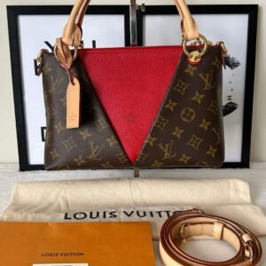 ▪️Louis Vuitton V Tote BB Monogram Bag▪️