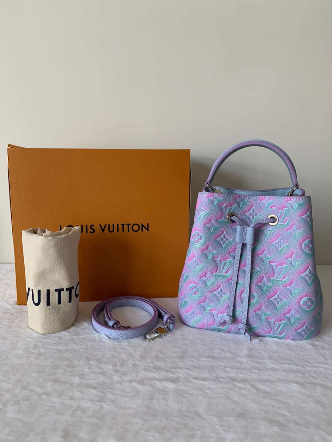 Louis Vuitton NeoNoe BB Bag in 2023  Louis vuitton neonoe, Bags, Cowhide  leather