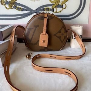 ▪️Boite Chapeau Souple MM Bag in Giant Monogram Reverse▪️