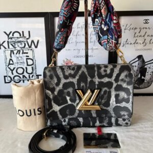 ▪️L V Twist MM Bag▪️