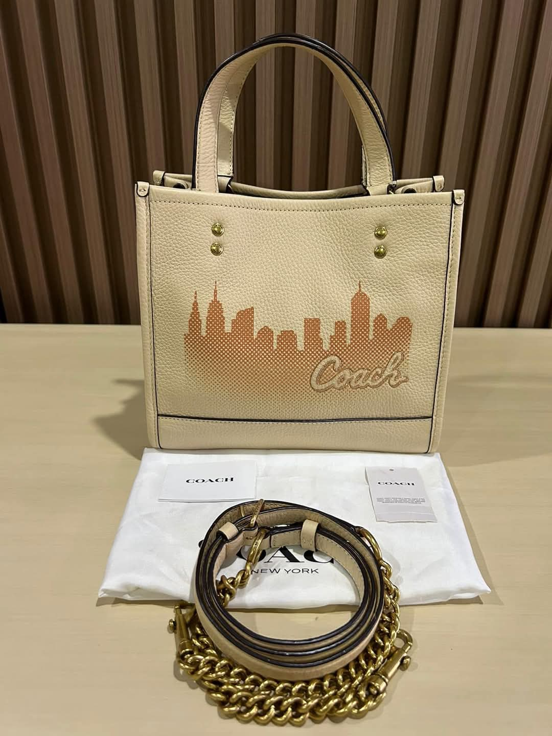 Coach X Jennifer Lopez good dempsey Tote 22 With Nyc Skyline c6494