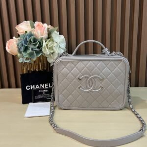▪️C H A N E L Large Vanity Filigree 16S Bag▪️