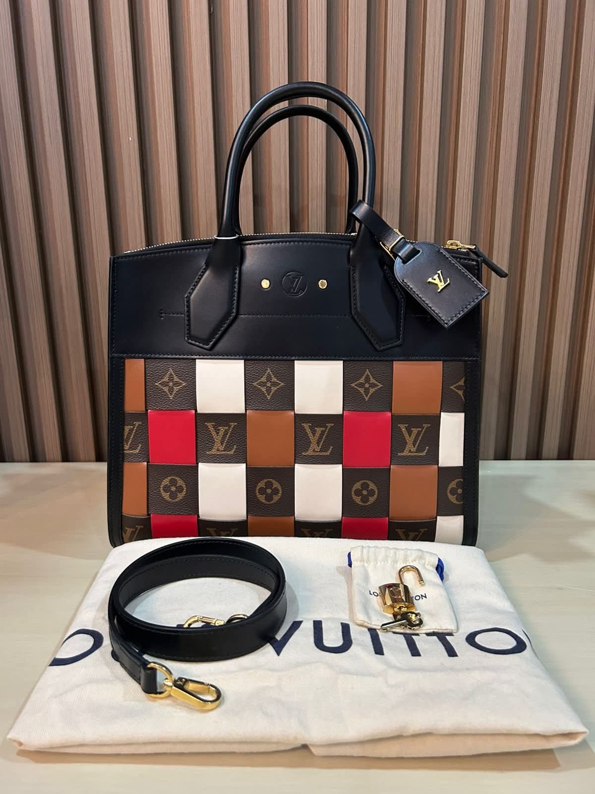 ▪️L V Steamer MM Check Bag ( Limited Edition)▪️