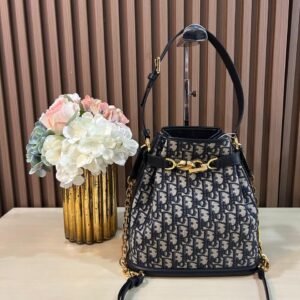 ▪️CD Medium C’est Bucket Bag▪️
