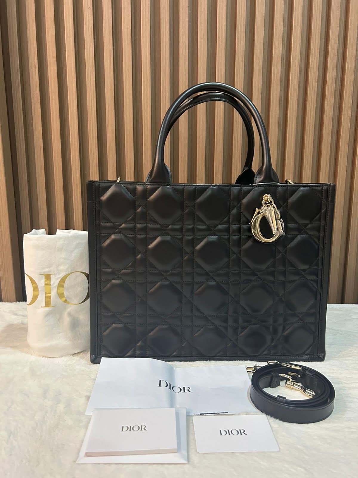 ▪️C D Medium Book Tote Macrocannage  Bag▪️