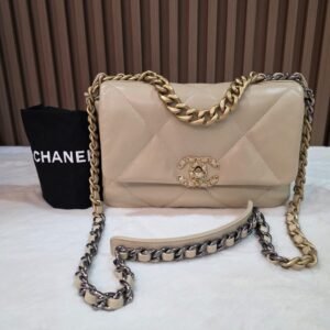 ▪️C H A N E L 19 Small Bag ▪️